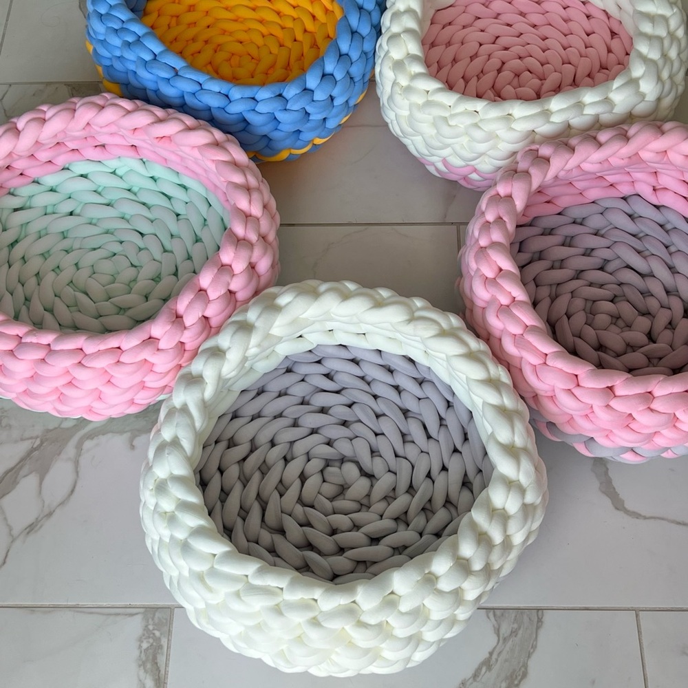 Handwoven 2-color Spacious Machine Washable Pet Baskets - 20 inches diameter